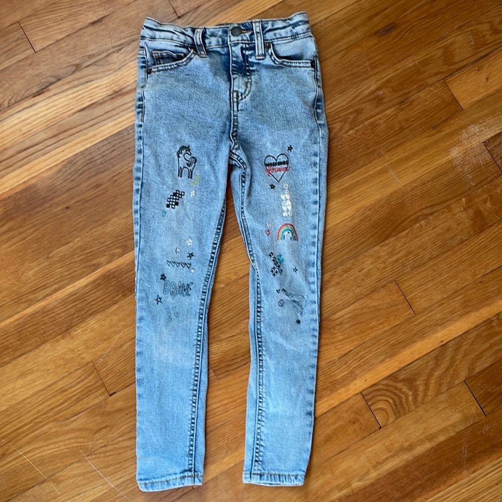 Girls Cat and Jack jeans, size 6, acid wash, light blue, unicorn, rainbows, & ❤️
